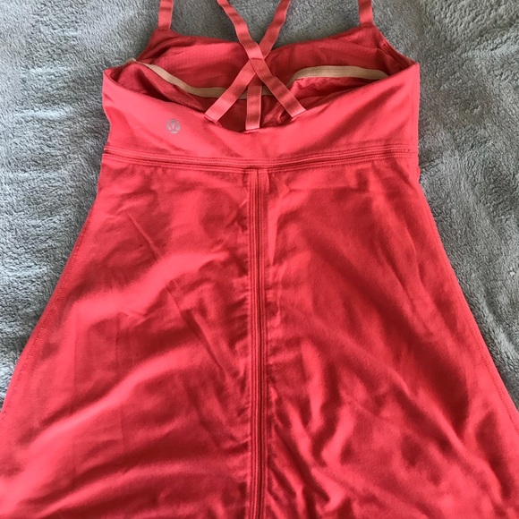 Lululemon tank size 4 - Picture 4 of 6